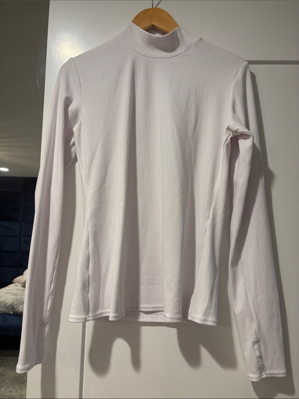ALO Yoga Ribbed Mock Neck Top - Light Lavender